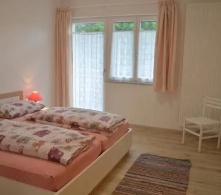Apartment Moderne Mit Balkon Und Pool Merano